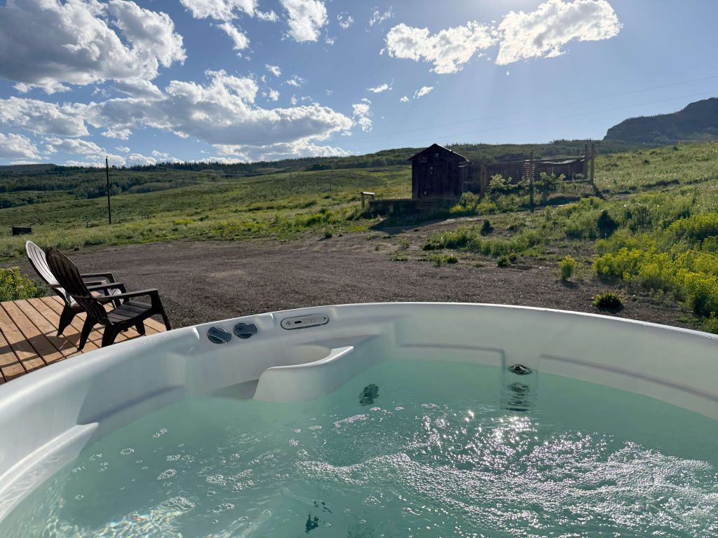 Ranch_House_Hottub-04